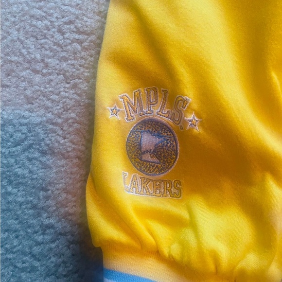 L.A. LAKERS  THROW BACK VINTAGE  JACKET REVERSE-ABLE - Picture 7 of 9